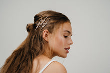 MH X GOLDWELL PEARL HAIRCLIP